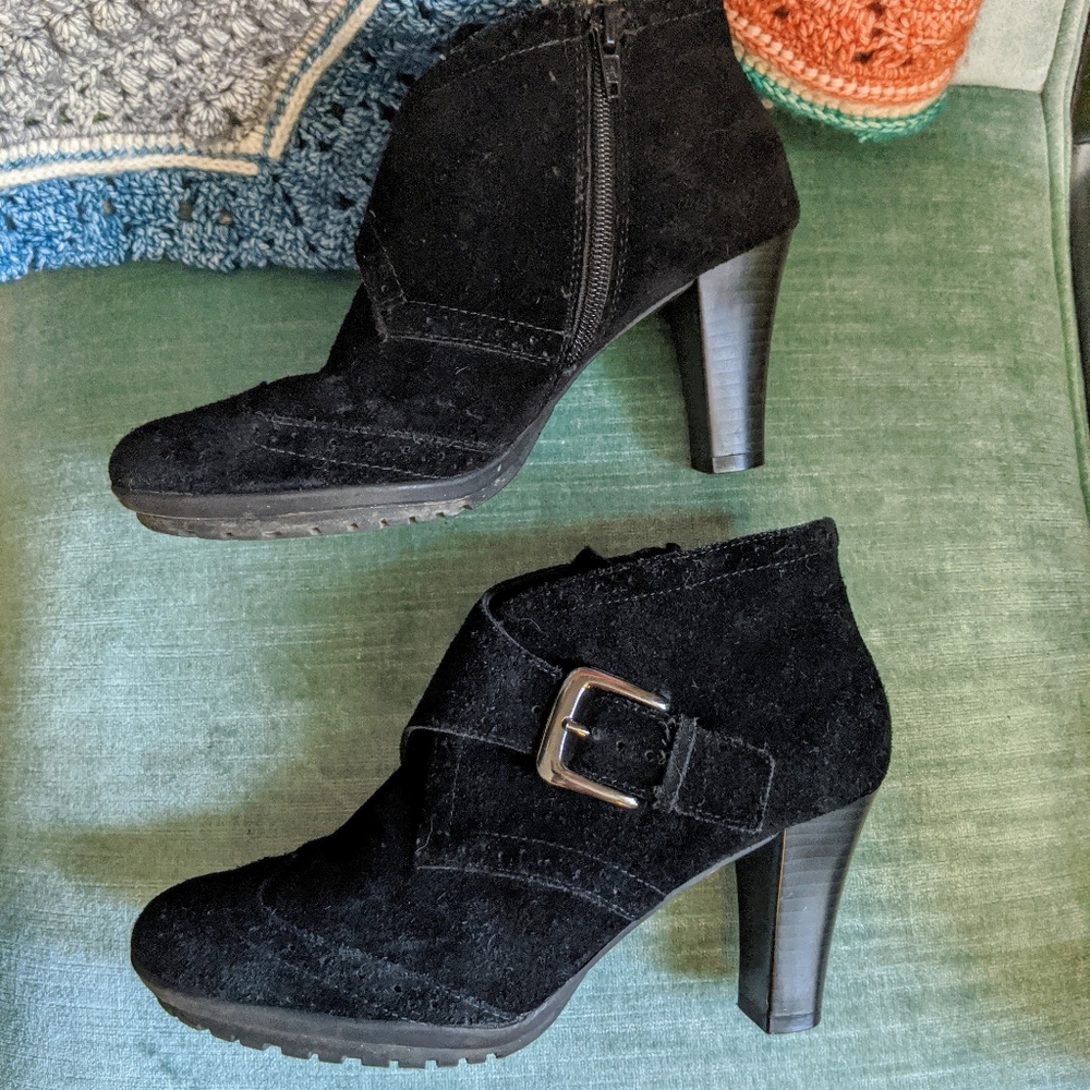 Aerosoles Mentor Heeled Zip Bootie